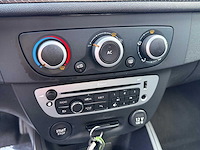 Renault megane personenauto - afbeelding 9 van  10