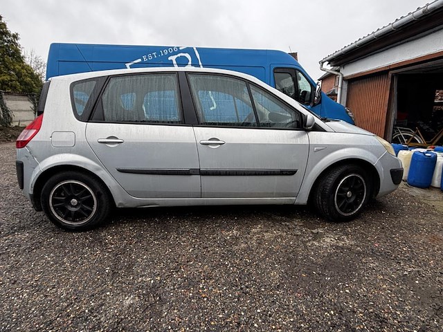 Renault megane scenic, 2004 - afbeelding 33 van  38