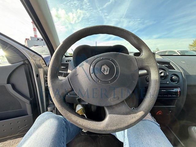 Renault megane sedan (1 4i), 2004 - afbeelding 10 van  37