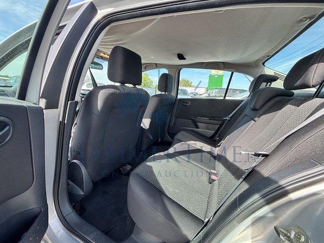 Renault megane sedan (1 4i), 2004 - afbeelding 15 van  37