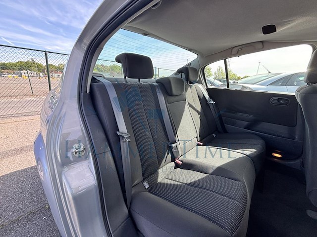 Renault megane sedan (1 4i), 2004 - afbeelding 18 van  37