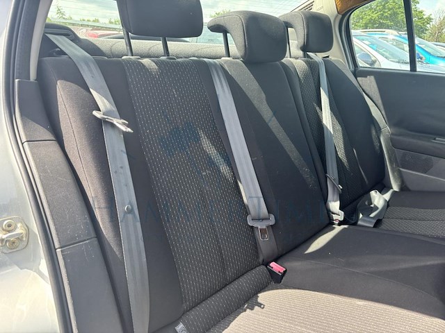 Renault megane sedan 1.6i 16v authentique confort,2004 - afbeelding 20 van  36