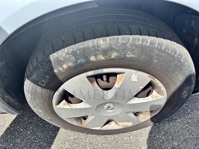 Renault megane sedan 1.6i 16v authentique confort,2004 - afbeelding 24 van  36