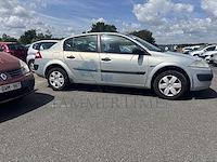 Renault megane sedan 1.6i 16v authentique confort,2004 - afbeelding 31 van  36