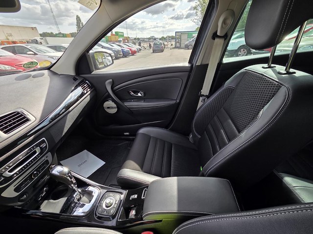 Renault megane sw 1.5 dci bose edition edc 110 at,2016 - afbeelding 26 van  45