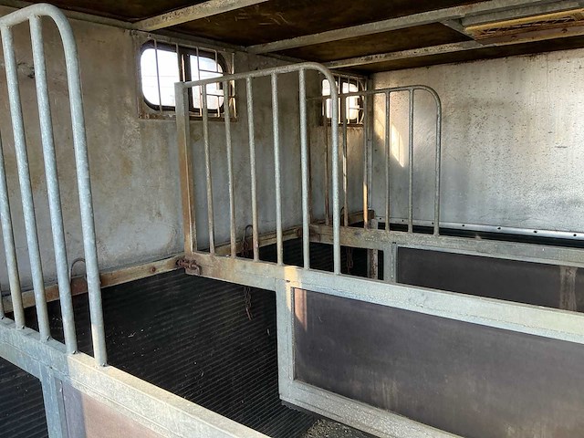 Renault midlum paardenwagen vrachtwagen - afbeelding 31 van  52