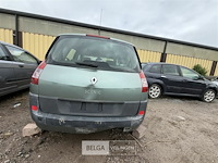 Renault personenwagen enkel voor vergunninghouders en erkende centra voor verschroting - afbeelding 6 van  8
