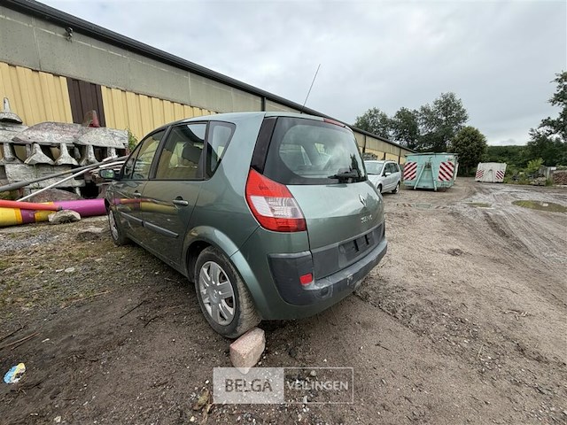 Renault personenwagen enkel voor vergunninghouders en erkende centra voor verschroting - afbeelding 7 van  8