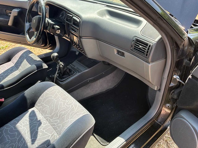 Renault r19 cabriolet karman edition vintage auto's > 15 - afbeelding 25 van  46