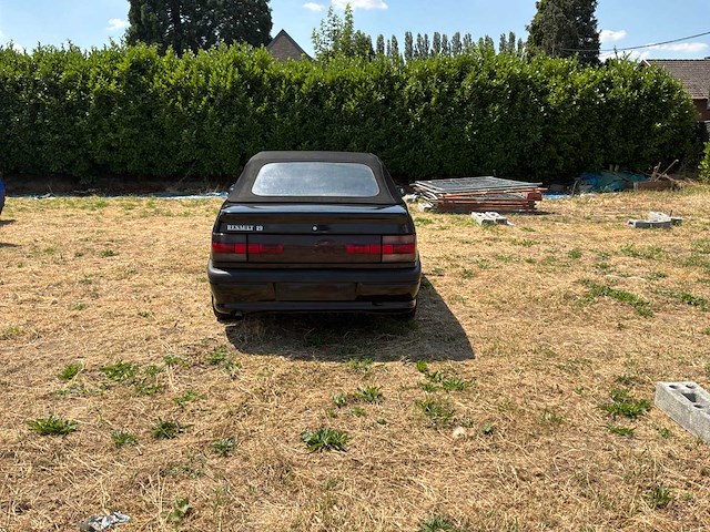 Renault r19 cabriolet karman edition vintage auto's > 15 - afbeelding 44 van  46