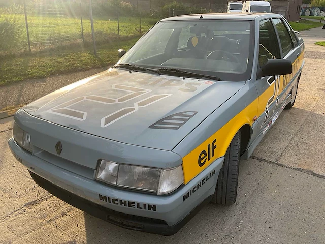 Renault r21 turbo vintage auto's > 15 - afbeelding 1 van  28
