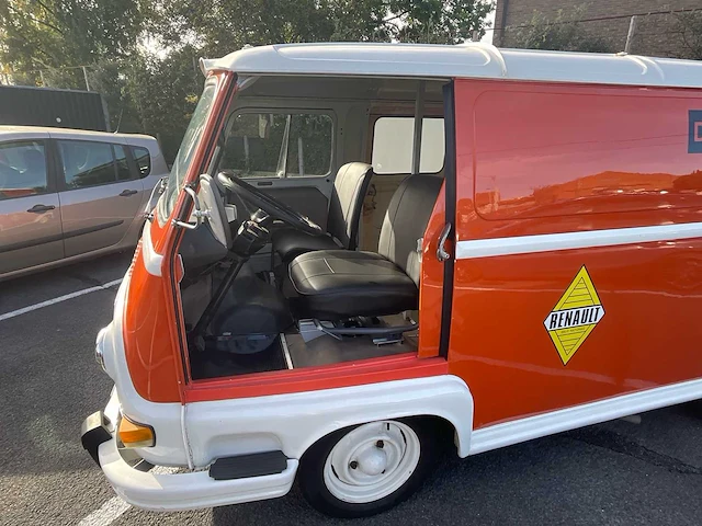 Renault r2137 estafette oldtimer - afbeelding 20 van  20