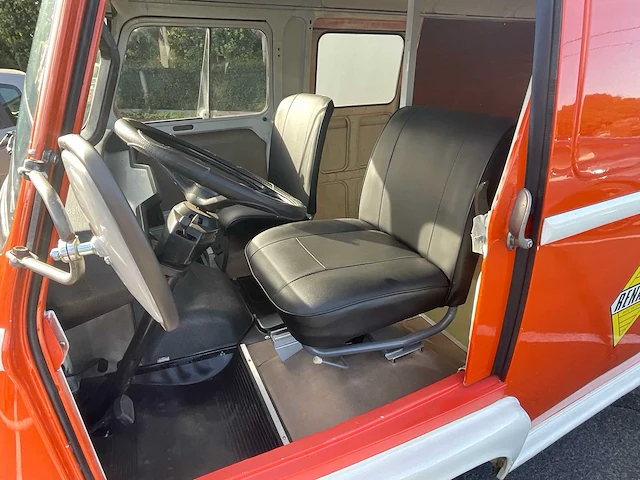 Renault r2137 estafette oldtimer - afbeelding 2 van  20