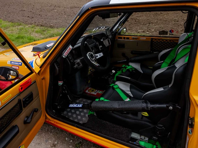 Renault r5 alpine oldtimer - afbeelding 12 van  28