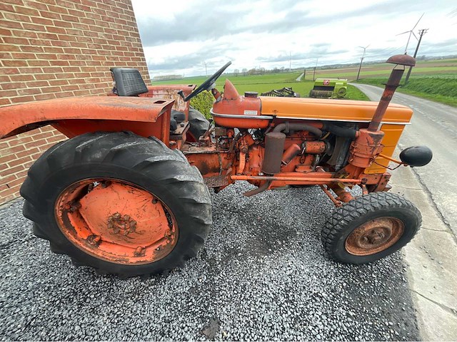 Renault super 5 en super 7 vintage tractor - afbeelding 6 van  29
