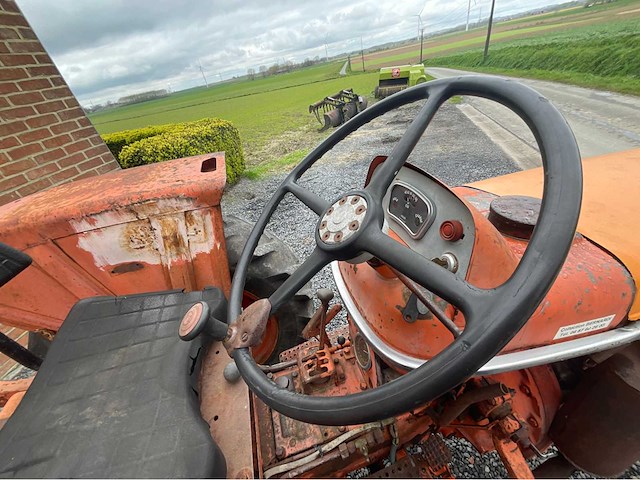 Renault super 5 en super 7 vintage tractor - afbeelding 9 van  29