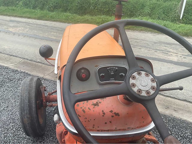 Renault super 5 en super 7 vintage tractor - afbeelding 11 van  29
