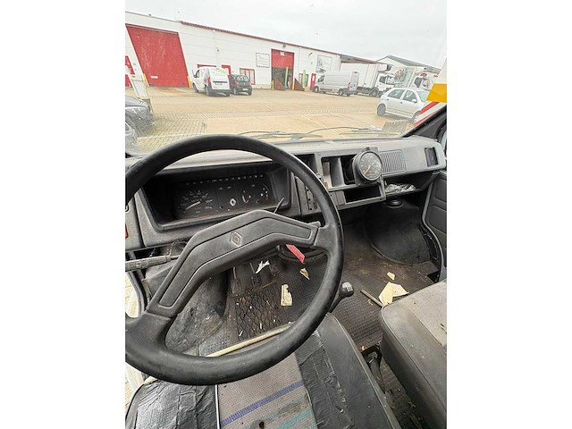 Renault tbx 300 camionette 1987 diesel - afbeelding 11 van  13