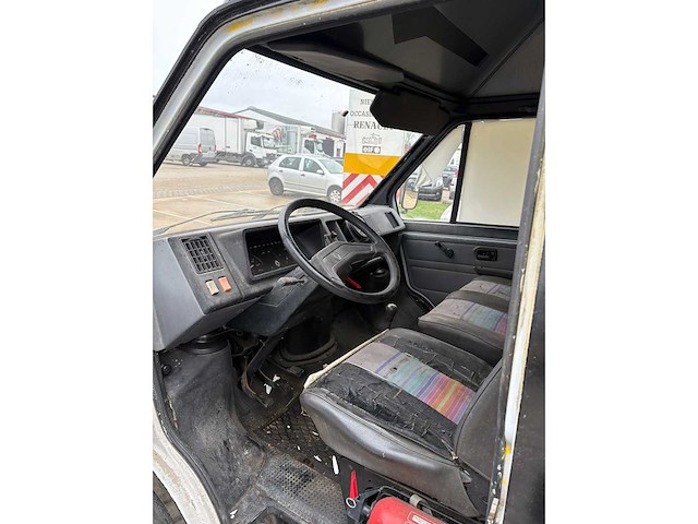 Renault tbx 300 camionette 1987 diesel - afbeelding 12 van  13