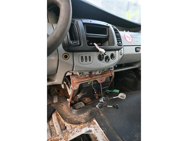 Renault traffic lichte vrachtwagen - afbeelding 2 van  24