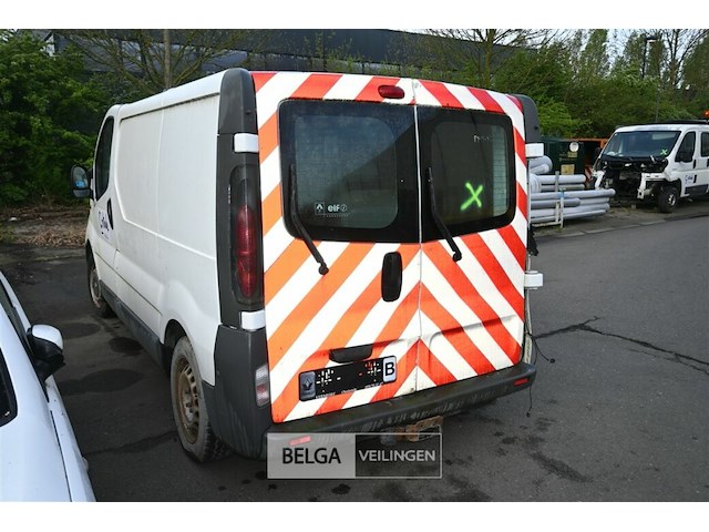 Renault traffic lichte vrachtwagen - afbeelding 13 van  24