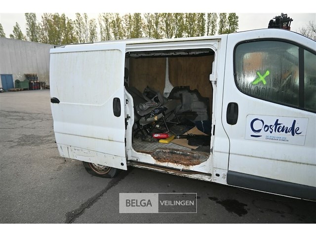 Renault traffic lichte vrachtwagen - afbeelding 18 van  24