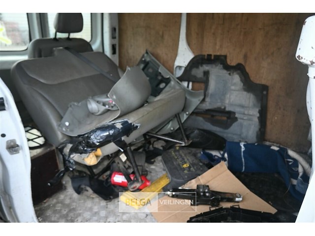 Renault traffic lichte vrachtwagen - afbeelding 19 van  24