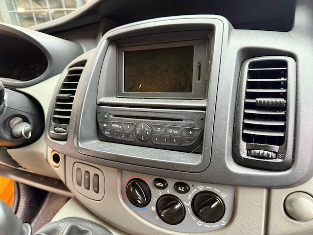 Renault trafic - lichte vracht - afbeelding 11 van  21