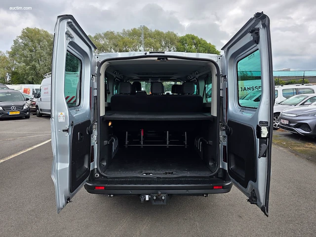 Renault trafic grand passenger intens blue dci... - afbeelding 19 van  39