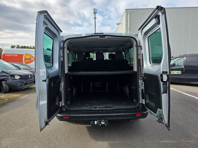Renault trafic grand passenger intens blue dci... - afbeelding 17 van  36