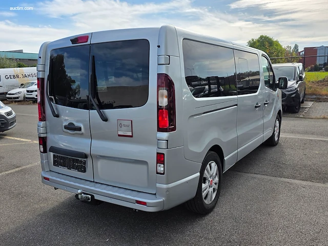 Renault trafic l2h1 minibus red combi fwd 2026 - afbeelding 34 van  41