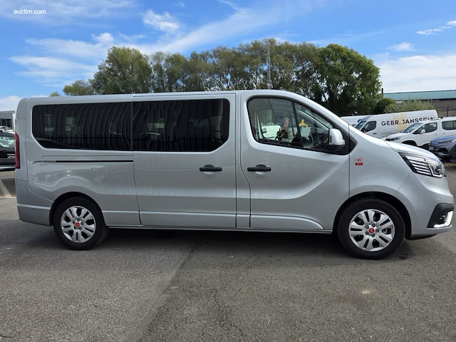 Renault trafic l2h1 minibus red combi fwd 2026 - afbeelding 37 van  41