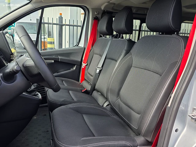 Renault trafic l2h1 minibus red combi fwd 2026 - afbeelding 40 van  41