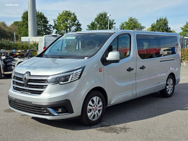 Renault trafic l2h1 minibus red combi fwd 2026 - afbeelding 1 van  33