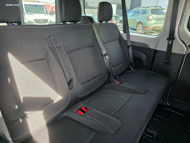 Renault trafic l2h1 minibus red combi fwd 2026 - afbeelding 14 van  33