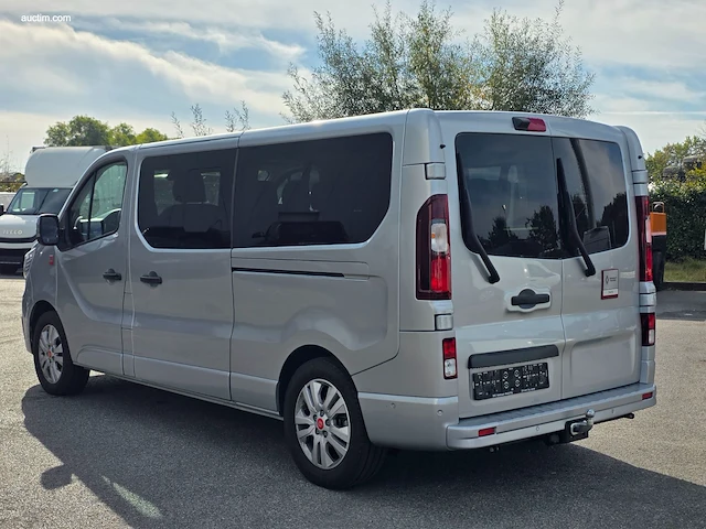 Renault trafic l2h1 minibus red combi fwd 2026 - afbeelding 28 van  33