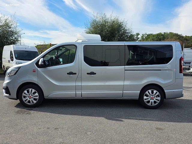 Renault trafic l2h1 minibus red combi fwd 2026 - afbeelding 29 van  33