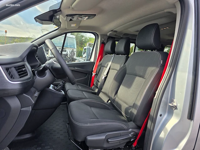 Renault trafic l2h1 minibus red combi fwd 2026 - afbeelding 32 van  33