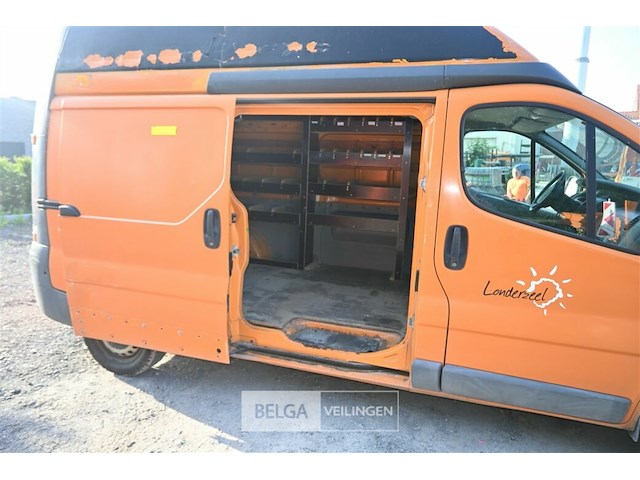 Renault trafic lichte vrachtwagen - afbeelding 14 van  22