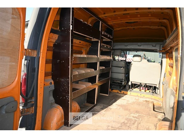 Renault trafic lichte vrachtwagen - afbeelding 17 van  22