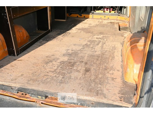Renault trafic lichte vrachtwagen - afbeelding 18 van  22