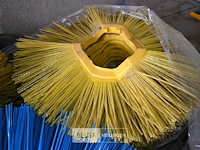 Renault veegwagen met itm johnston opbouw - afbeelding 9 van  25