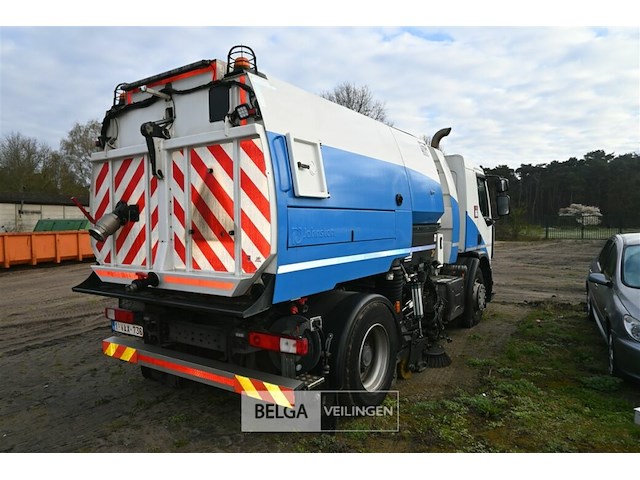 Renault veegwagen met itm johnston opbouw - afbeelding 11 van  25