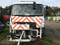 Renault veegwagen met itm johnston opbouw - afbeelding 17 van  25