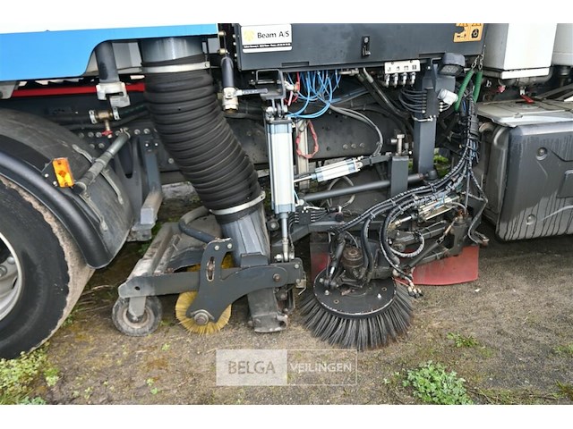 Renault veegwagen met itm johnston opbouw - afbeelding 19 van  25