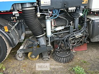 Renault veegwagen met itm johnston opbouw - afbeelding 19 van  25