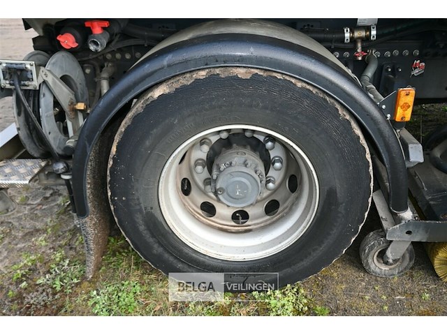 Renault veegwagen met itm johnston opbouw - afbeelding 20 van  25