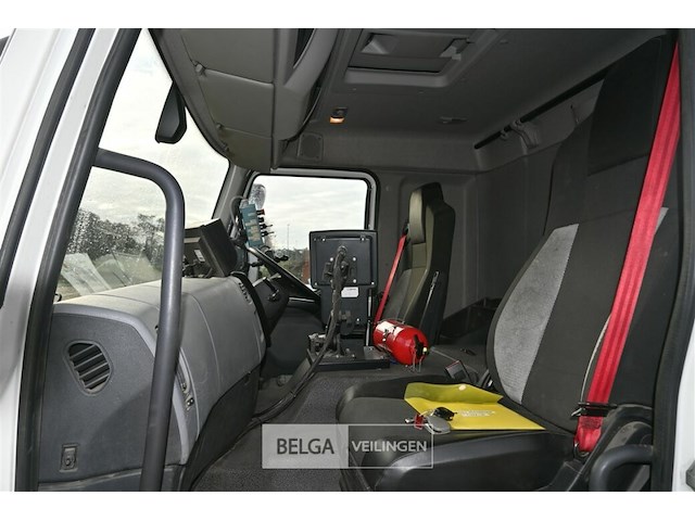 Renault veegwagen met itm johnston opbouw - afbeelding 22 van  25