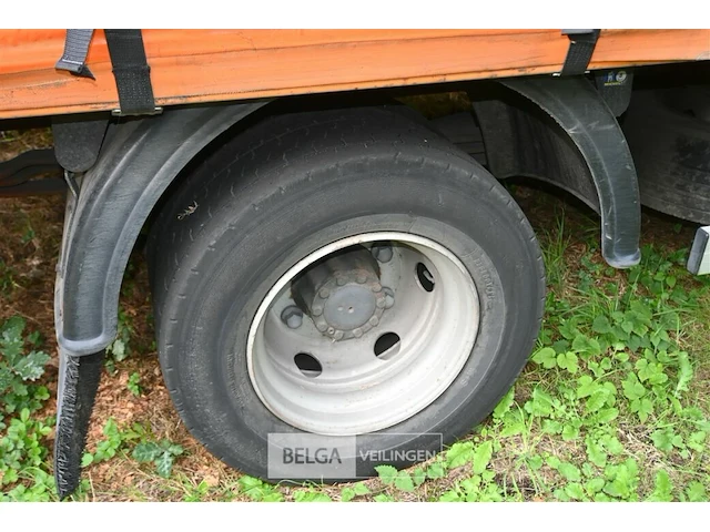 Renault vrachtwagen met dhollandia laadklep - afbeelding 8 van  17