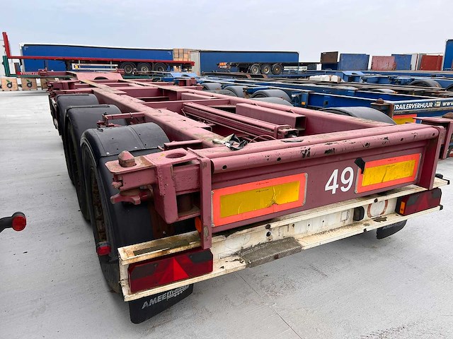 Renders - 2000 - multifunctioneel containerchassis - oplegger - afbeelding 8 van  13